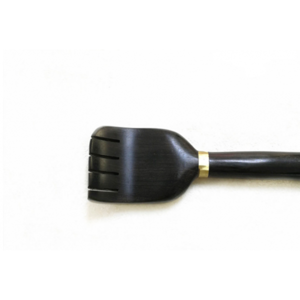 Dispozitiv pentru scarpinat din lemn de santal (R162L)