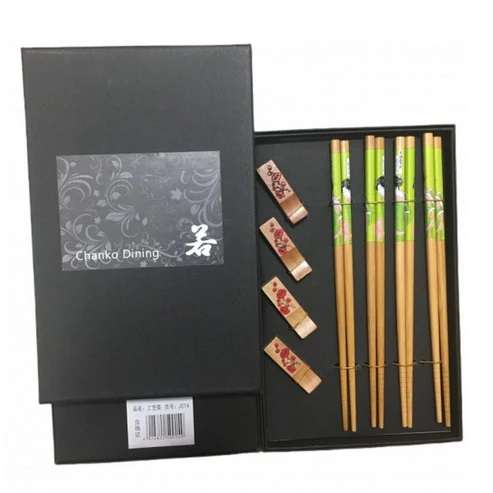 Set de 4 perechi de betisoare chinezesti si suport, din bambus, (cod TCF3)